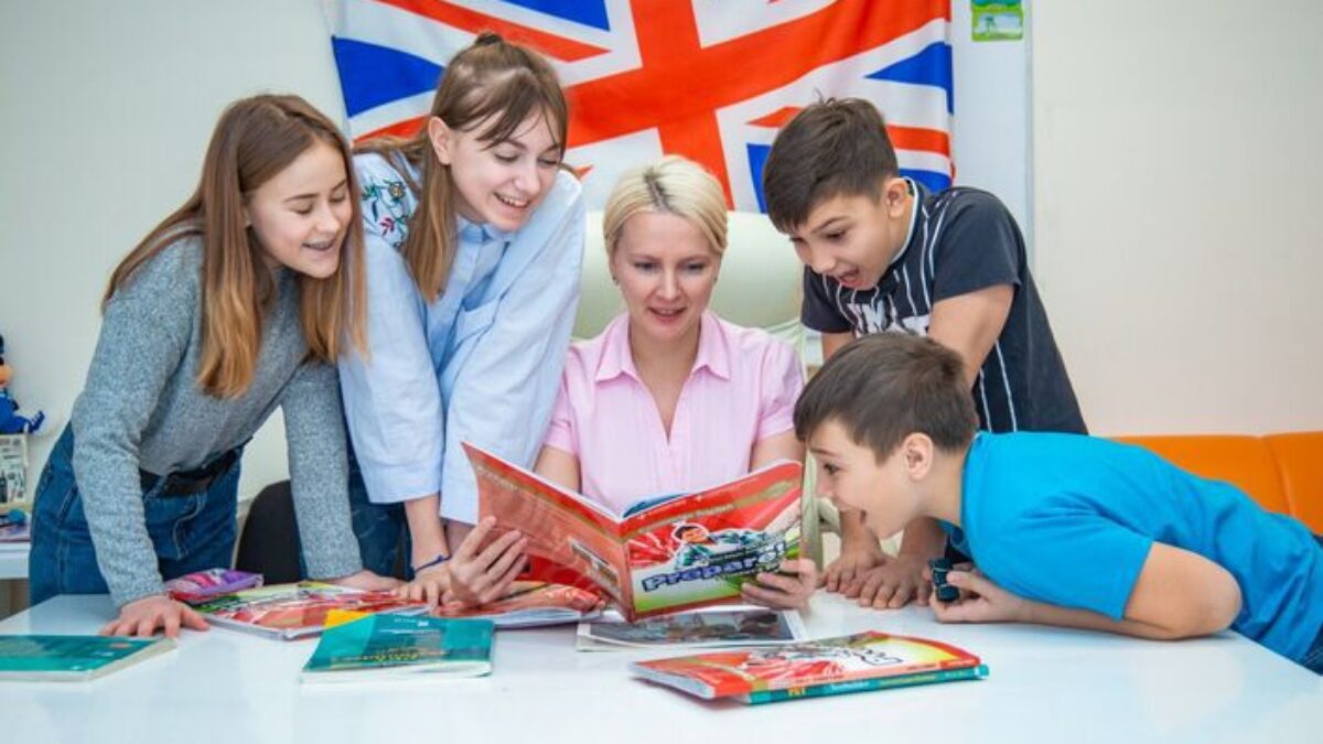 Эффективно ли изучение английского в группе для подростков – плюсы и минусы